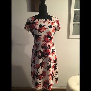 Beautiful flower short sleeve dress